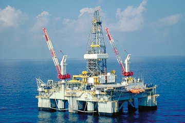 Photo of an offshore deepwater rig.