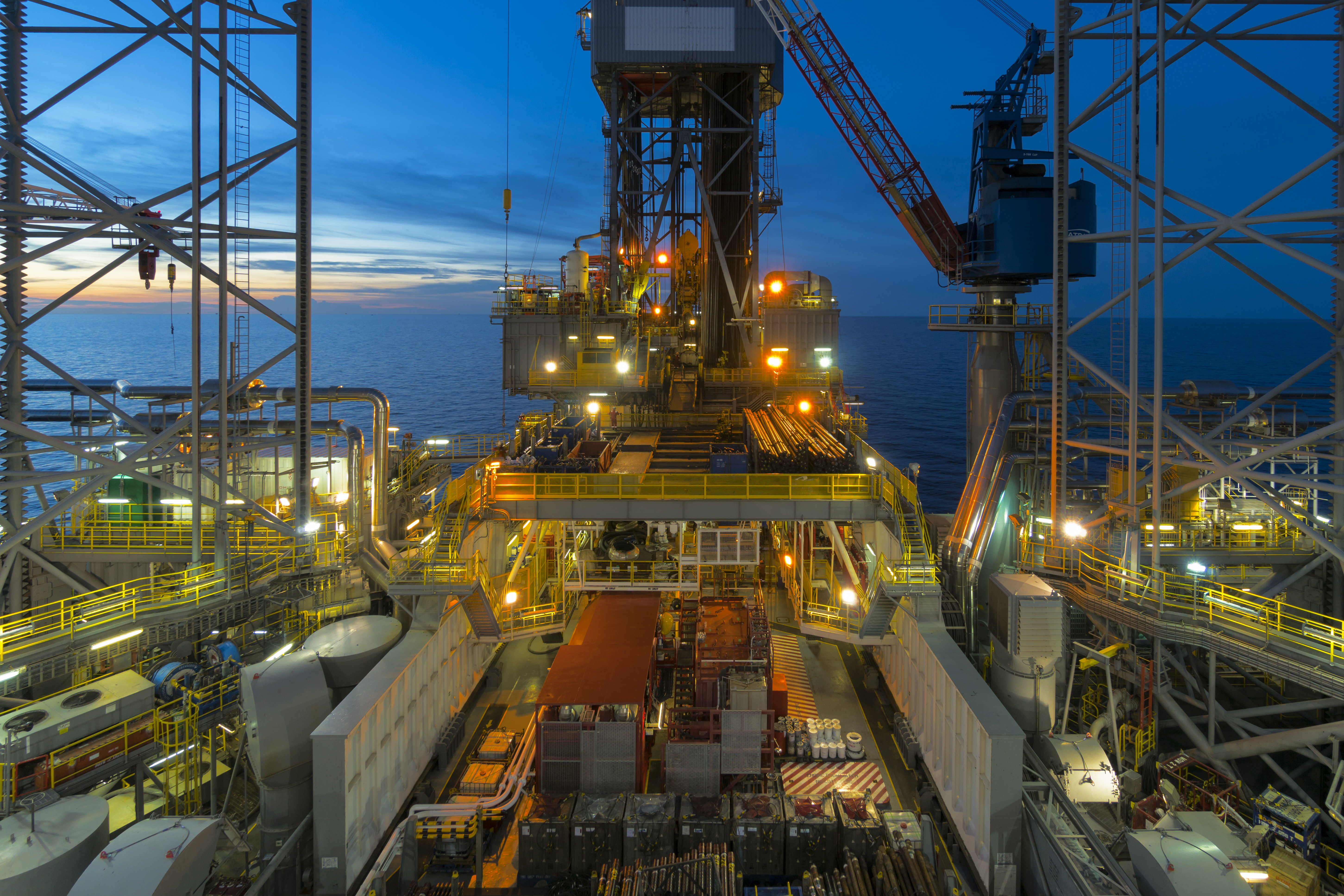 Offshore drilling platform Knut article