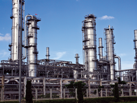 Photo of a refinery.