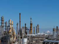 Photo of a refinery.
