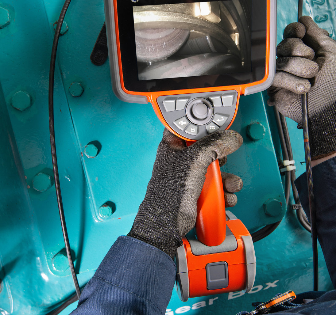 Image of Mentor Flex video borescope measuring inside a jet engine.