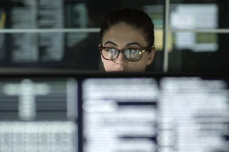 Optimize production processes in real-time