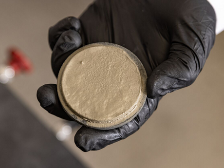 Photo of filter cake.