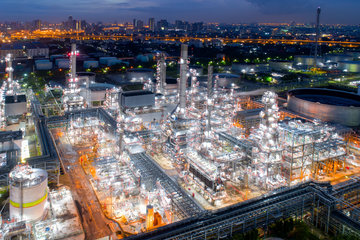 refineries and petrochemical plants_iStock-943356040 (61).