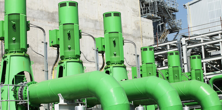 Cooling water pump station optimization using CFD and physical model test