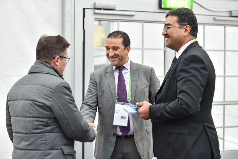 Annual Meeting 2017 Men shaking hands